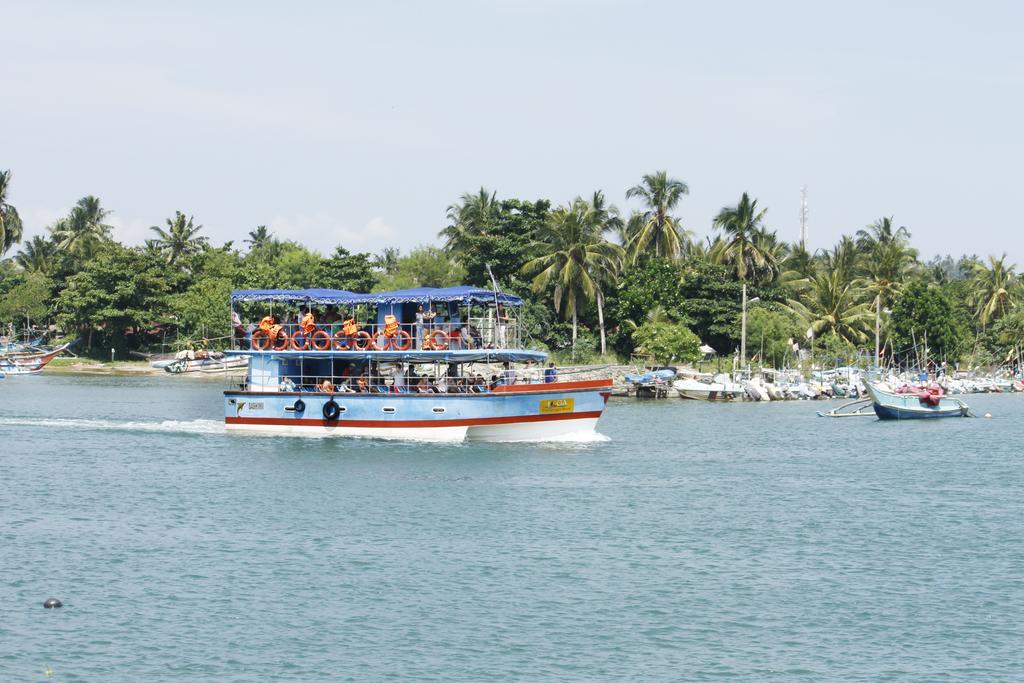 Paradise Beach Resort & Diving School Mirissa Buitenkant foto