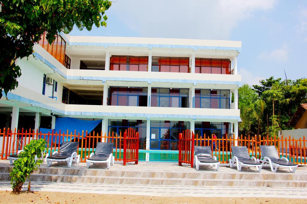 Paradise Beach Resort & Diving School Mirissa Buitenkant foto