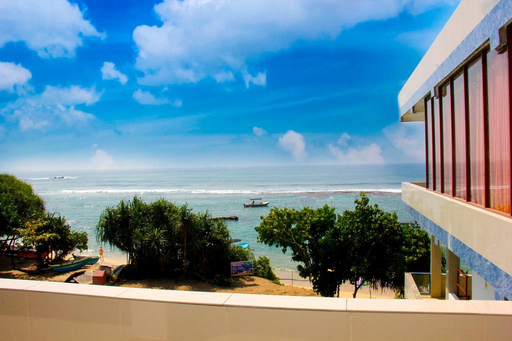 Paradise Beach Resort & Diving School Mirissa Buitenkant foto