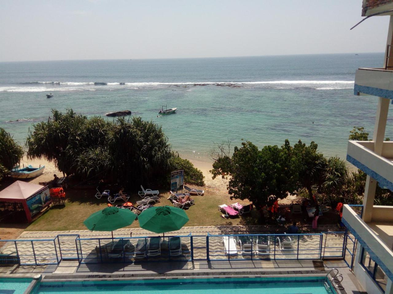 Paradise Beach Resort & Diving School Mirissa Buitenkant foto