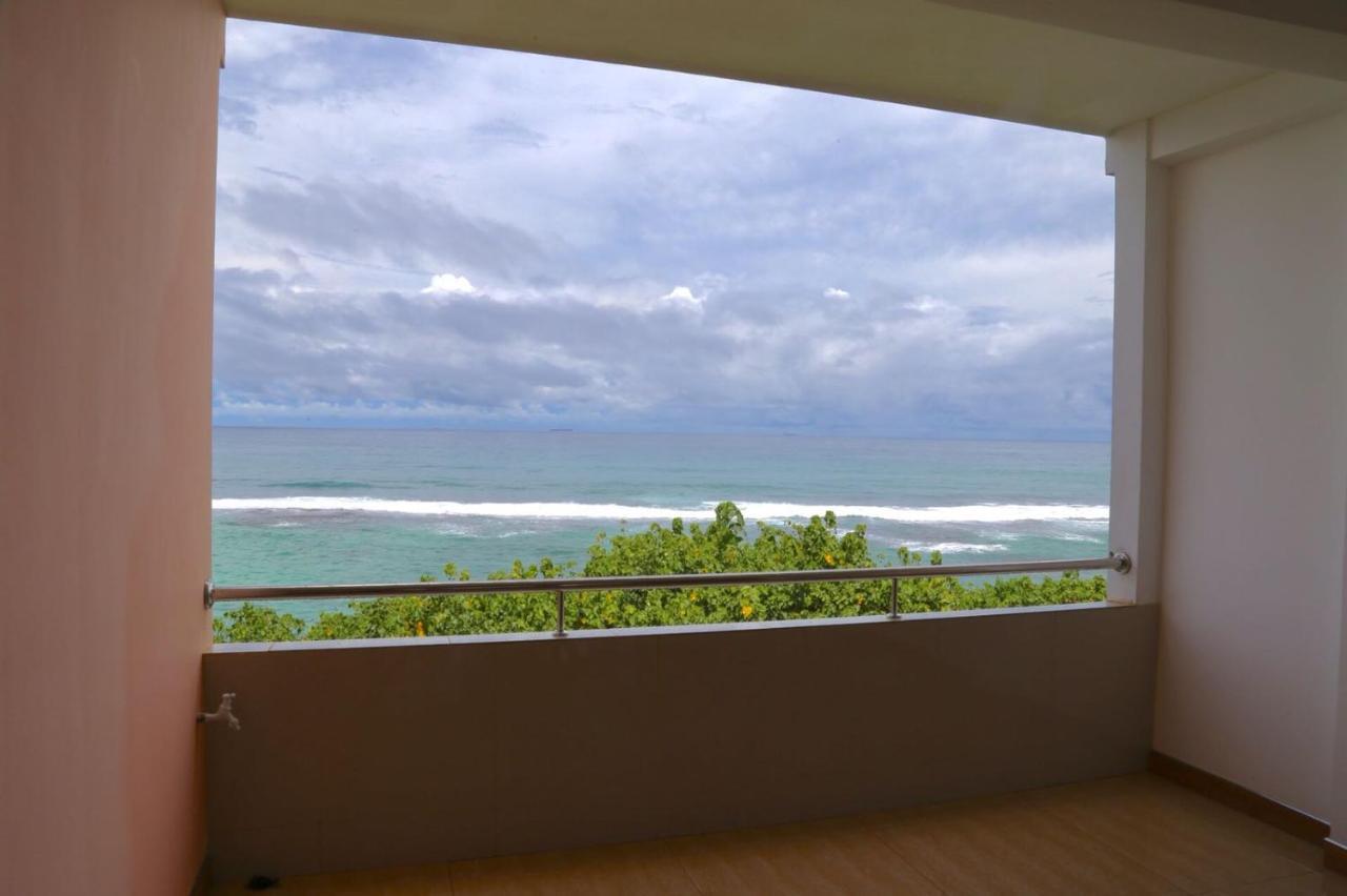 Paradise Beach Resort & Diving School Mirissa Buitenkant foto