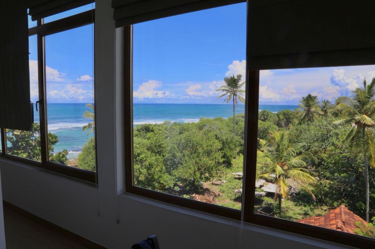 Paradise Beach Resort & Diving School Mirissa Buitenkant foto